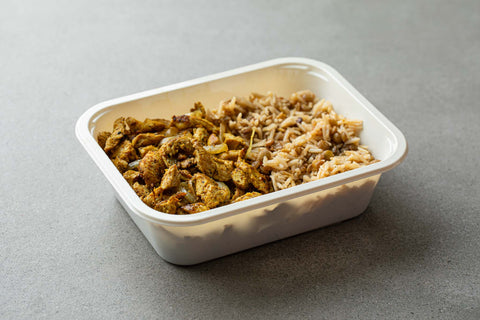 עוף בסגנון מעורב עם מגדרה עדשים